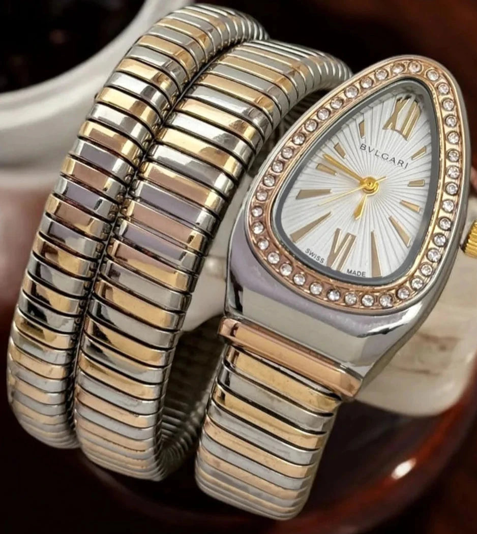 𝐑𝐞𝐬𝐭𝐨𝐜𝐤𝐞𝐝 𝐀𝐠𝐚𝐢𝐧 𝐁𝐞𝐜𝐚𝐮𝐬𝐞 𝐨𝐟 𝐇𝐢𝐠𝐡 𝐃𝐞𝐦𝐚𝐧𝐝-Luxurious Designer Women Watch -  𝐌𝐄𝐆𝐀 𝐒𝐀𝐋𝐄 ( 𝐋𝐈𝐌𝐈𝐓𝐄𝐃 𝐎𝐅𝐅𝐄𝐑) (New Collection)