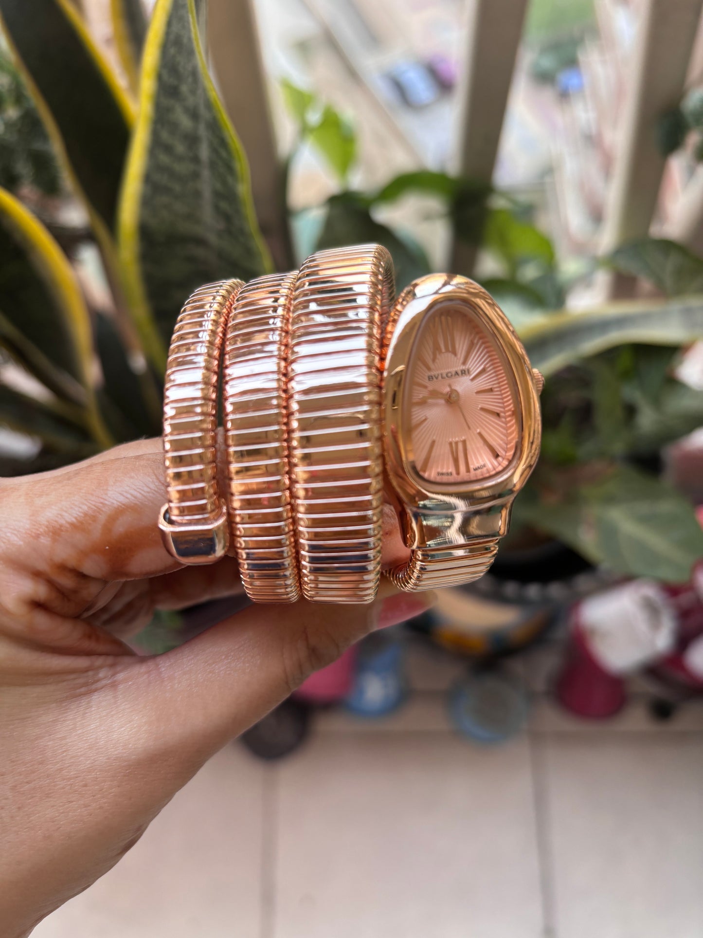 Luxurious Designer Women Watch - 𝐌𝐄𝐆𝐀 𝐒𝐀𝐋𝐄 ( 𝐋𝐈𝐌𝐈𝐓𝐄𝐃 𝐎𝐅𝐅𝐄𝐑)