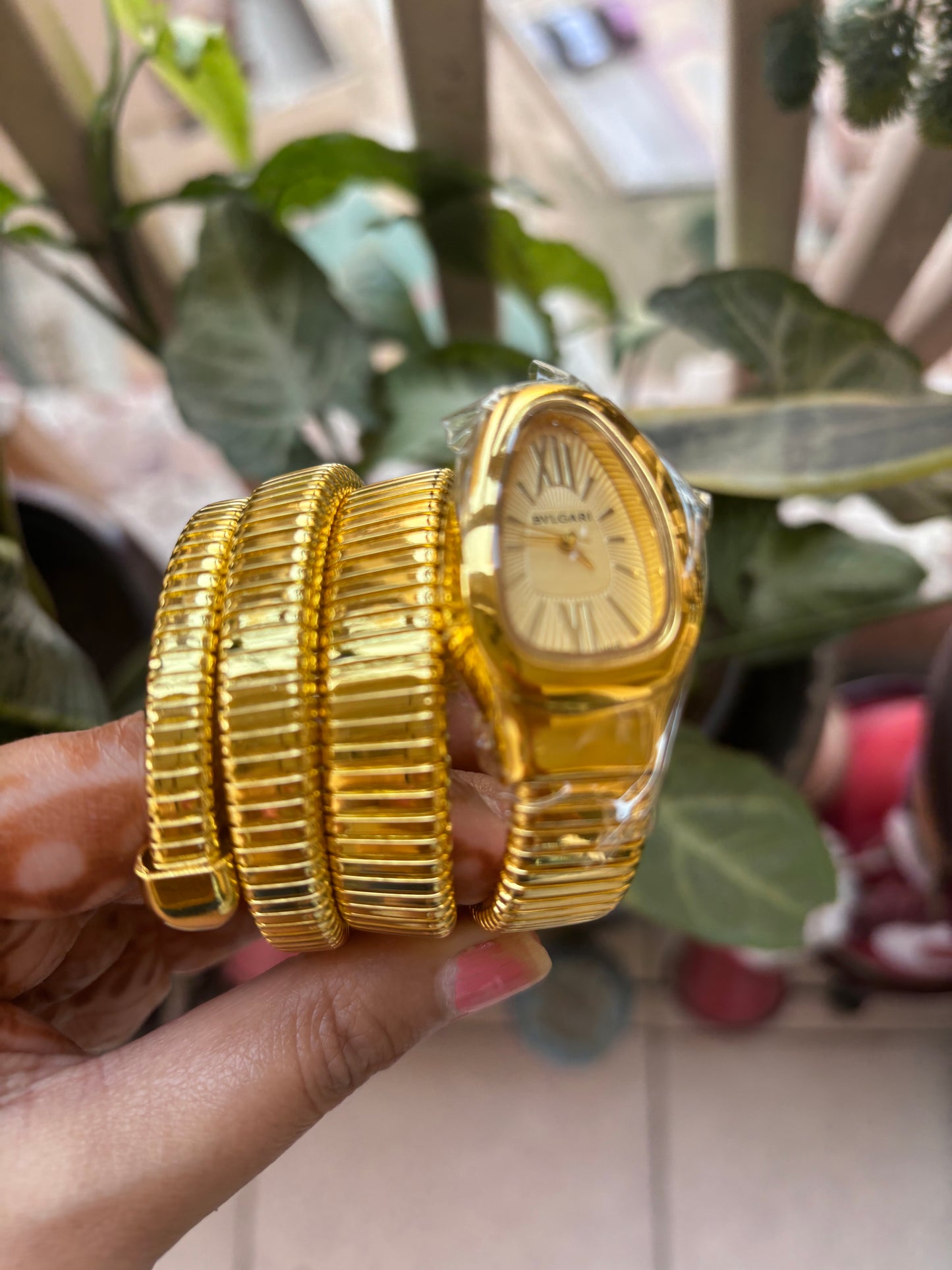 Luxurious Designer Women Watch - 𝐌𝐄𝐆𝐀 𝐒𝐀𝐋𝐄 ( 𝐋𝐈𝐌𝐈𝐓𝐄𝐃 𝐎𝐅𝐅𝐄𝐑)