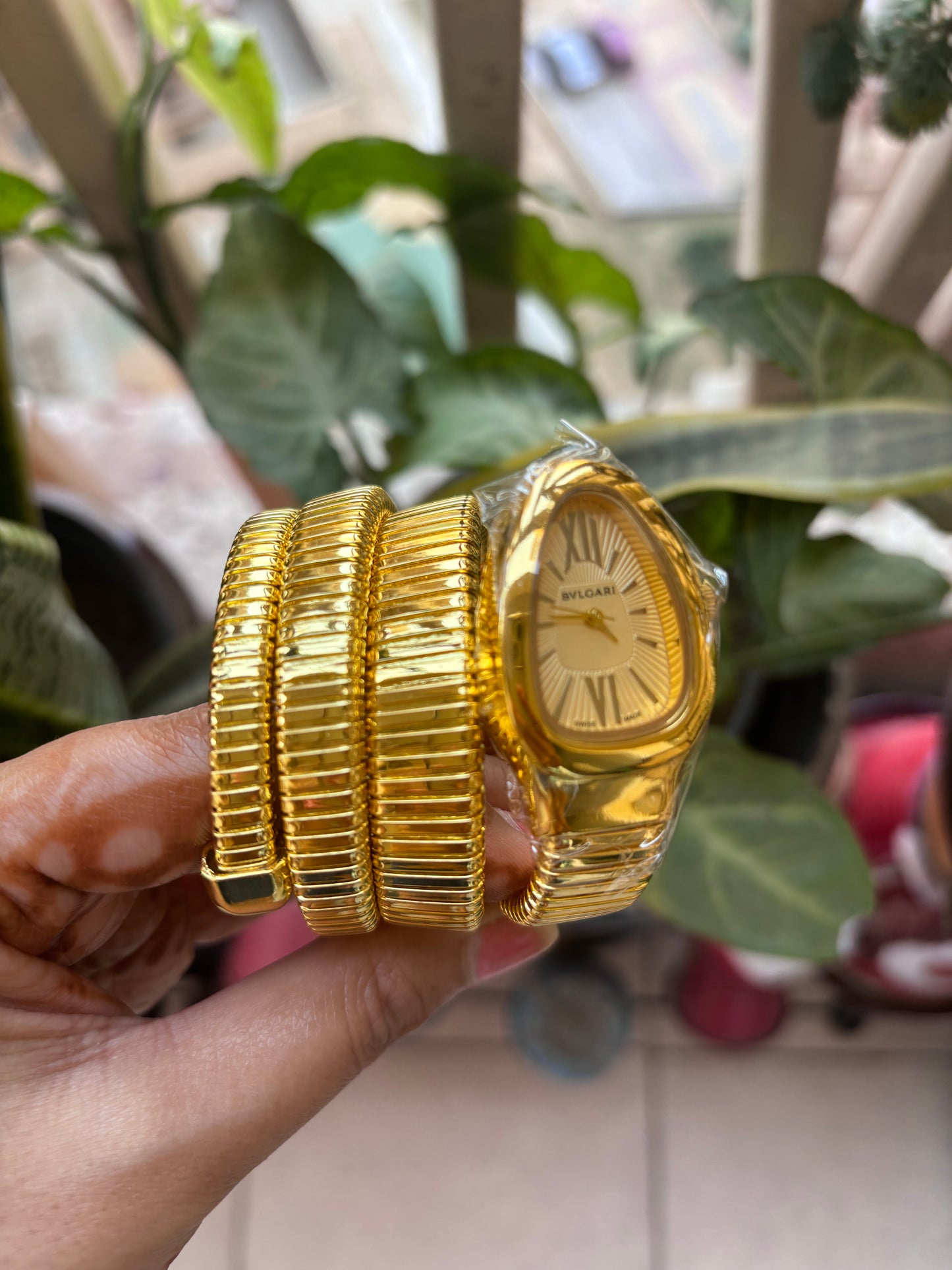 Luxurious Designer Women Watch - 𝐌𝐄𝐆𝐀 𝐒𝐀𝐋𝐄 ( 𝐋𝐈𝐌𝐈𝐓𝐄𝐃 𝐎𝐅𝐅𝐄𝐑)