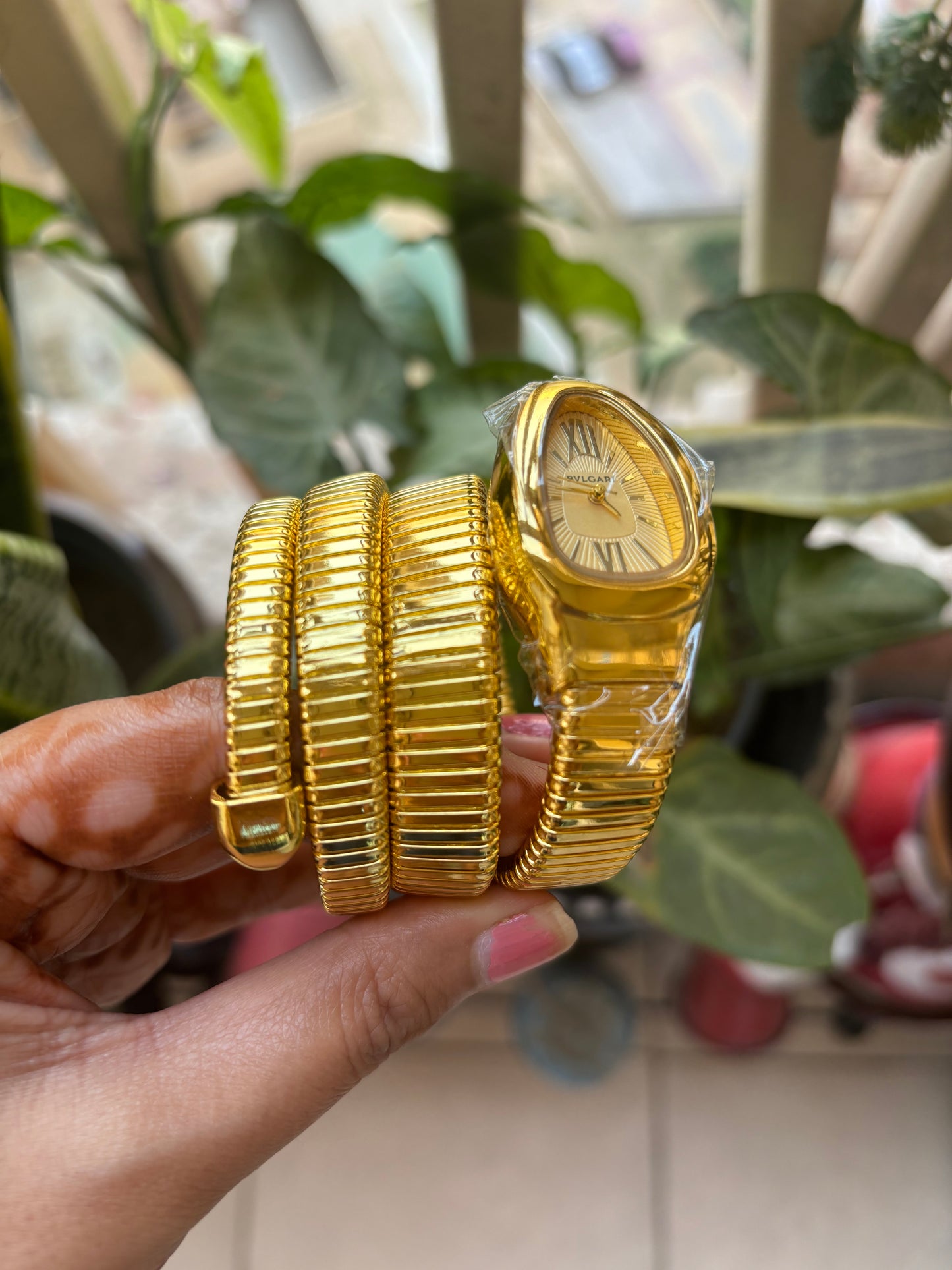 Luxurious Designer Women Watch - 𝐌𝐄𝐆𝐀 𝐒𝐀𝐋𝐄 ( 𝐋𝐈𝐌𝐈𝐓𝐄𝐃 𝐎𝐅𝐅𝐄𝐑)