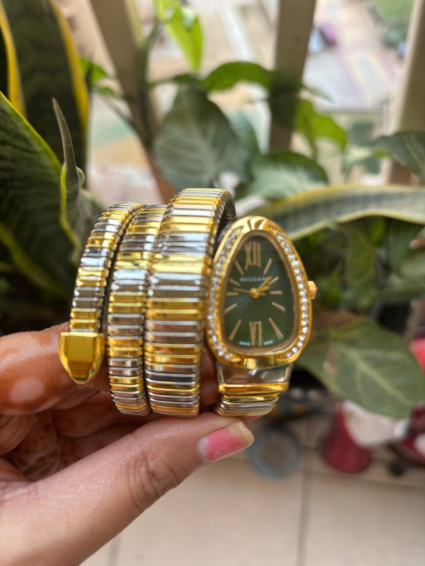 Luxurious Designer Women Watch - 𝐌𝐄𝐆𝐀 𝐒𝐀𝐋𝐄 ( 𝐋𝐈𝐌𝐈𝐓𝐄𝐃 𝐎𝐅𝐅𝐄𝐑)