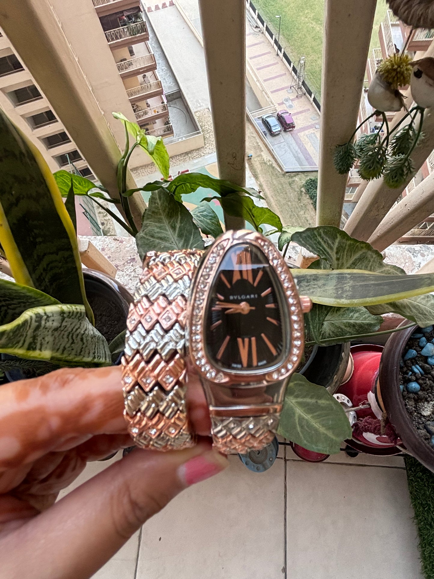 Luxurious Designer Women Watch - 𝐌𝐄𝐆𝐀 𝐒𝐀𝐋𝐄 ( 𝐋𝐈𝐌𝐈𝐓𝐄𝐃 𝐎𝐅𝐅𝐄𝐑)