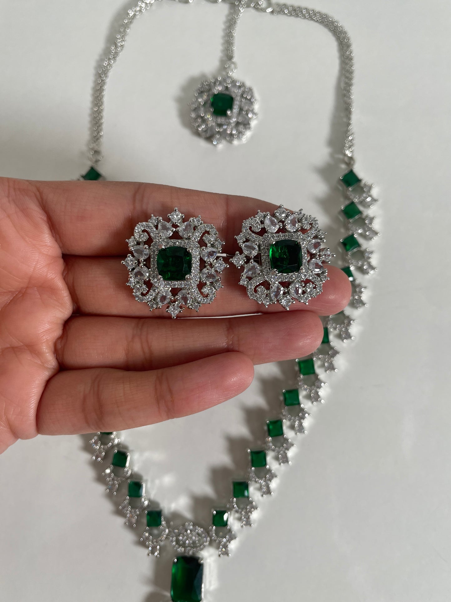 Neeta Ambani Inspired Veshakart Premium Handcrafted AD Necklace Set