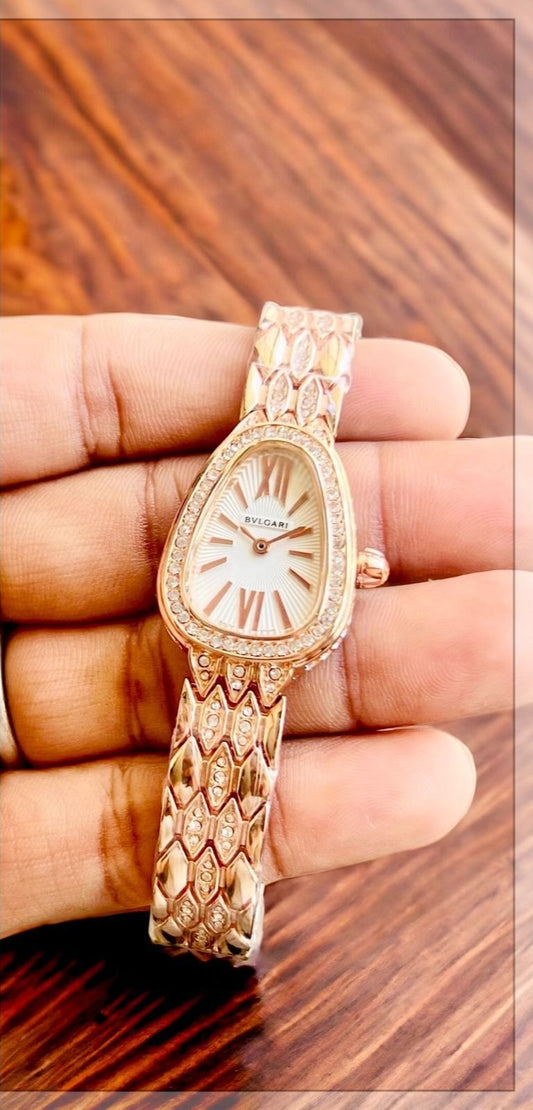 Luxurious Designer Women Watch -  𝐌𝐄𝐆𝐀 𝐒𝐀𝐋𝐄 ( 𝐋𝐈𝐌𝐈𝐓𝐄𝐃 𝐎𝐅𝐅𝐄𝐑)