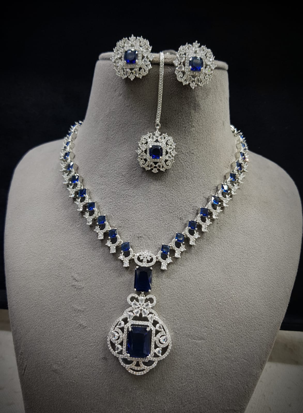 Neeta Ambani Inspired Veshakart Premium Handcrafted AD Necklace Set