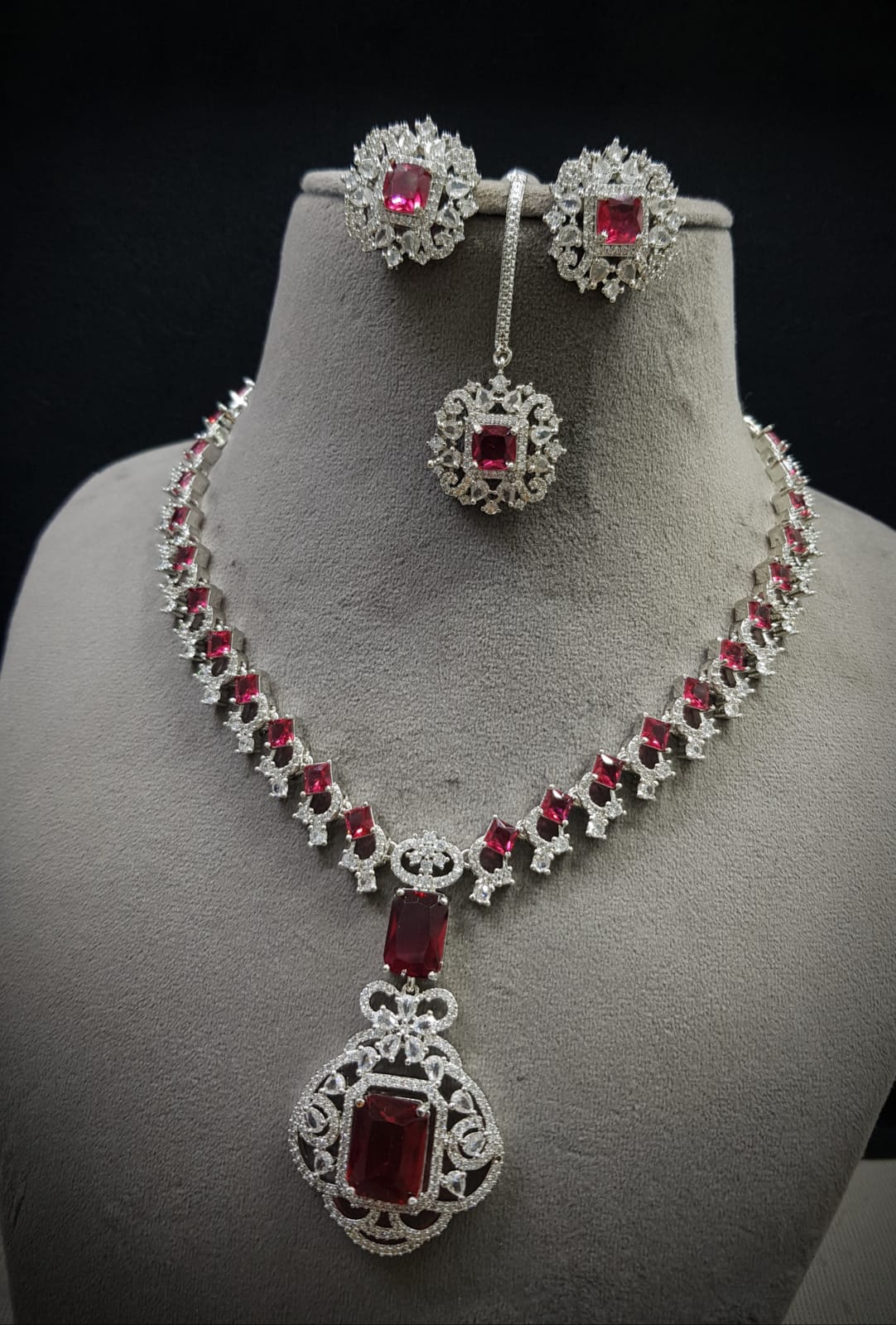 Neeta Ambani Inspired Veshakart Premium Handcrafted AD Necklace Set