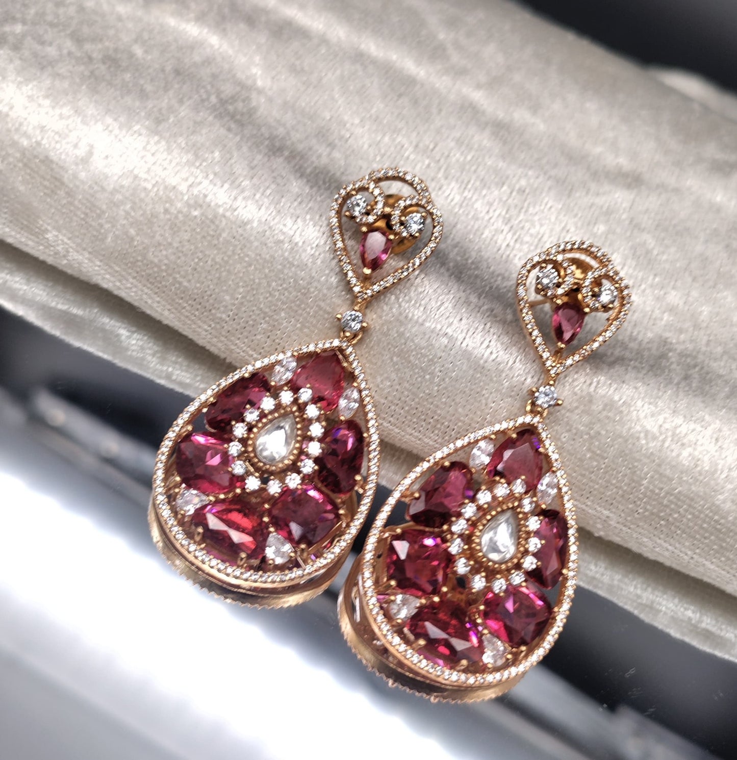 Veshakart Premium Kundan Handcrafted Earrings