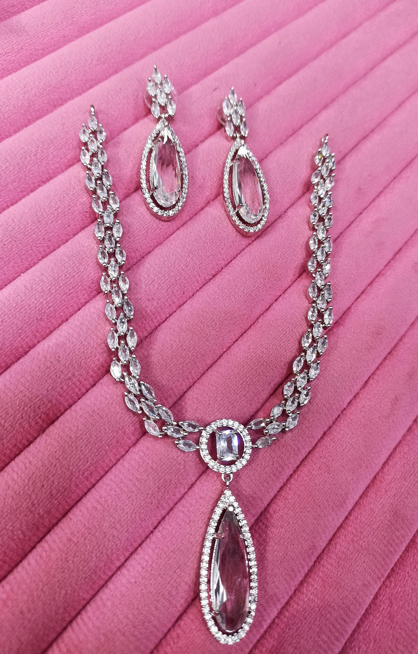 Veshakart Premium Handcrafted American Diamond Necklace Set