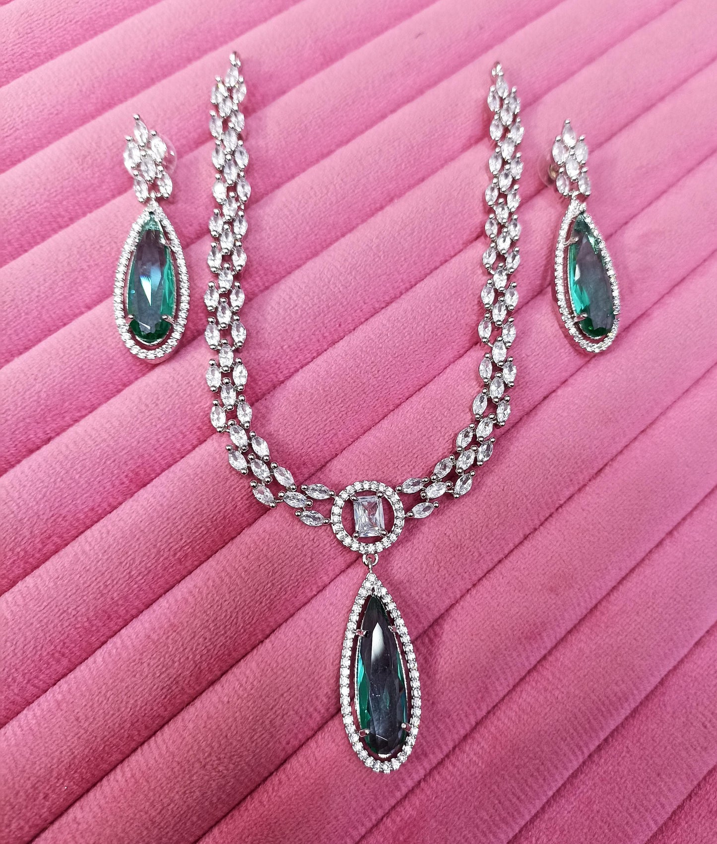 Veshakart Premium Handcrafted American Diamond Necklace Set