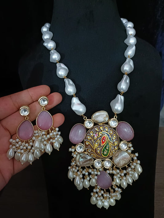 Veshakart Handcrafted Shell pearls mala with hand-painted Tanjore pendant and Monolisa stones