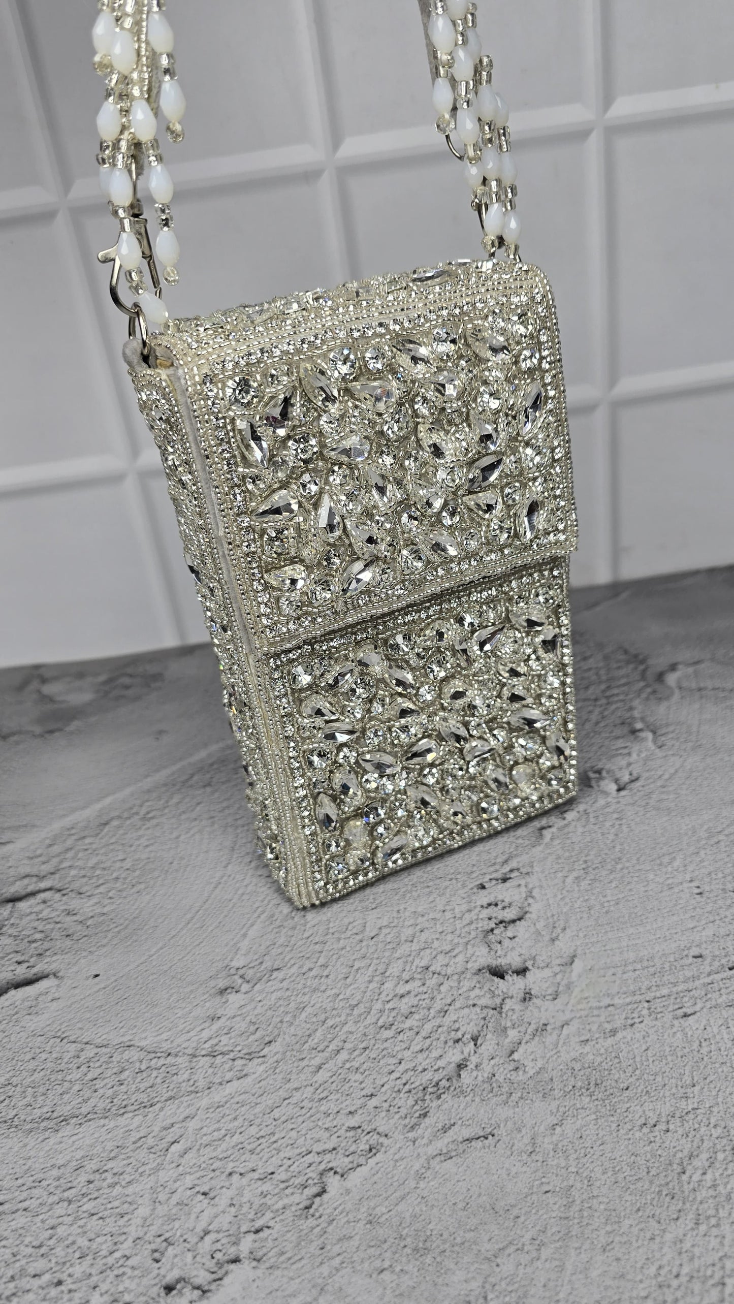 Veshakart Handmade Luxurious Mobile crystal pouch bags