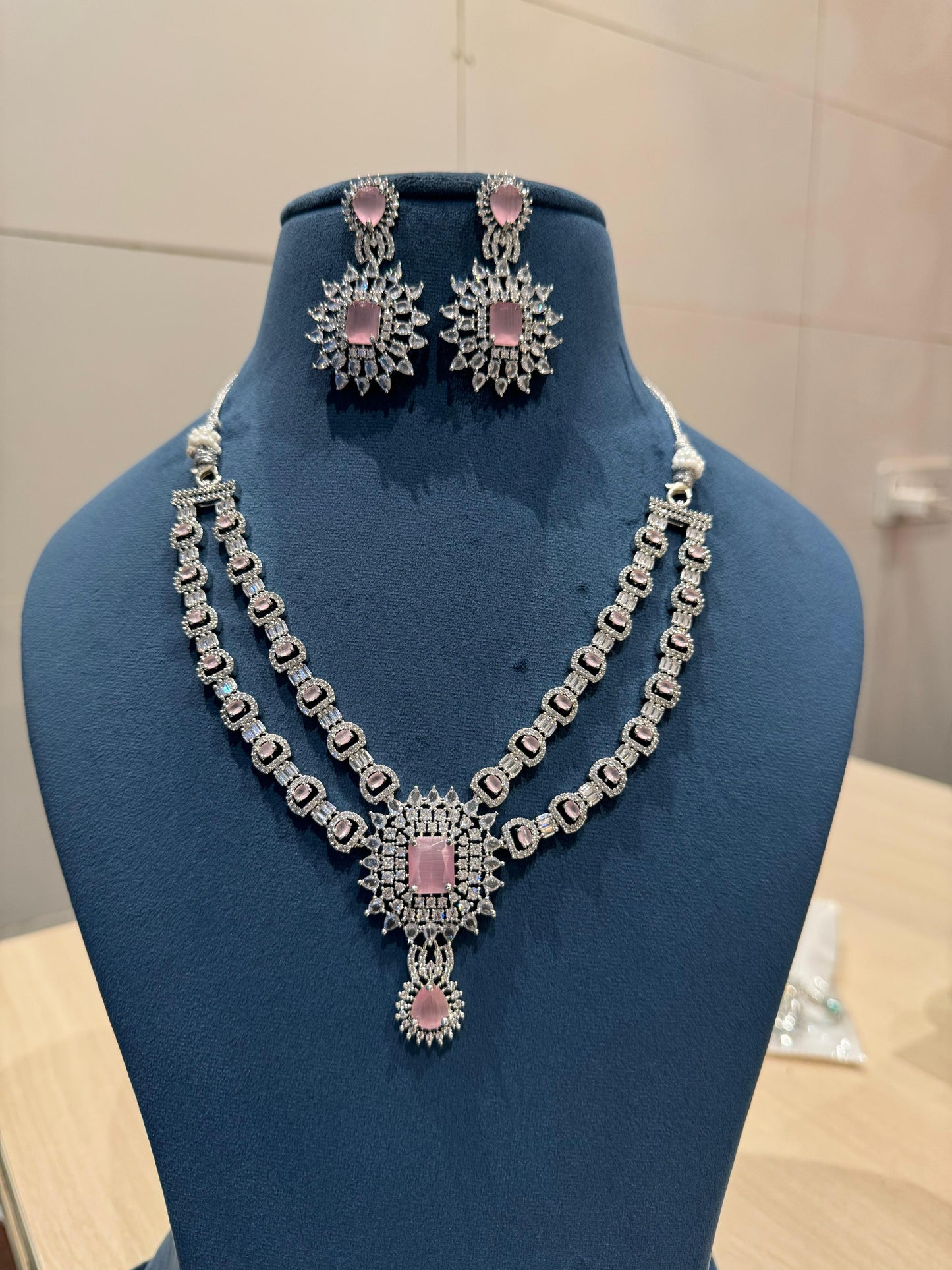 Veshakart Premium Handcrafted American Diamond Necklace Set