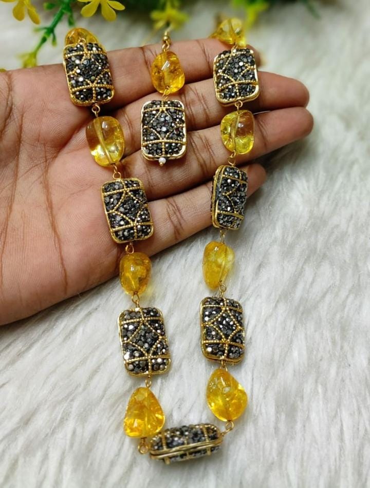 Veshakart Premium Handcrafted Natural Stone Necklace Set