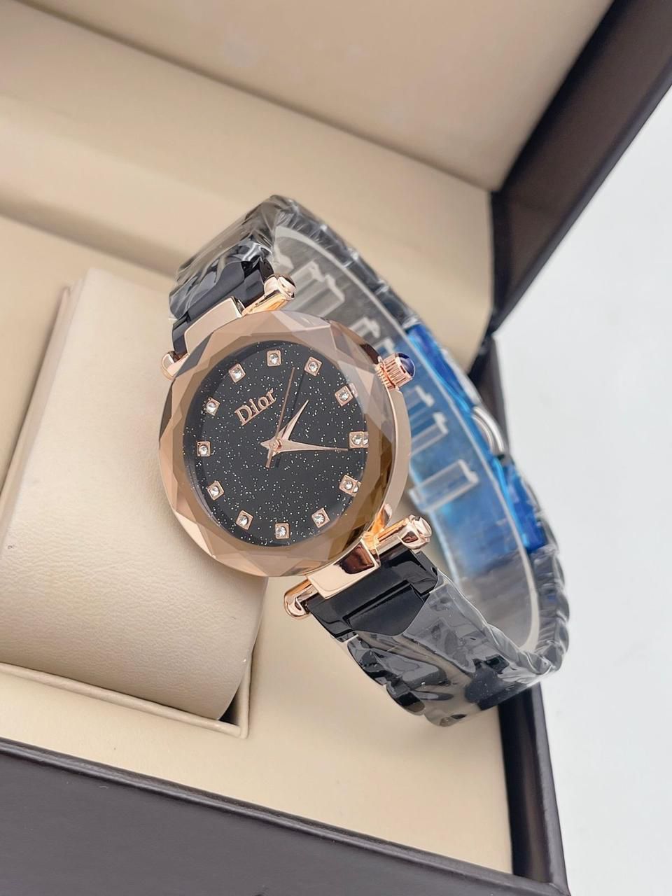 Luxurious Designer Women Watch -  𝐌𝐄𝐆𝐀 𝐒𝐀𝐋𝐄 ( 𝐋𝐈𝐌𝐈𝐓𝐄𝐃 𝐎𝐅𝐅𝐄𝐑)