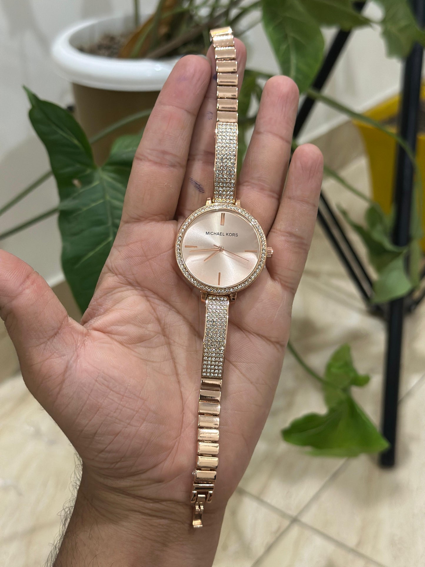 Luxurious Designer Women Watch -  𝐌𝐄𝐆𝐀 𝐒𝐀𝐋𝐄 ( 𝐋𝐈𝐌𝐈𝐓𝐄𝐃 𝐎𝐅𝐅𝐄𝐑)