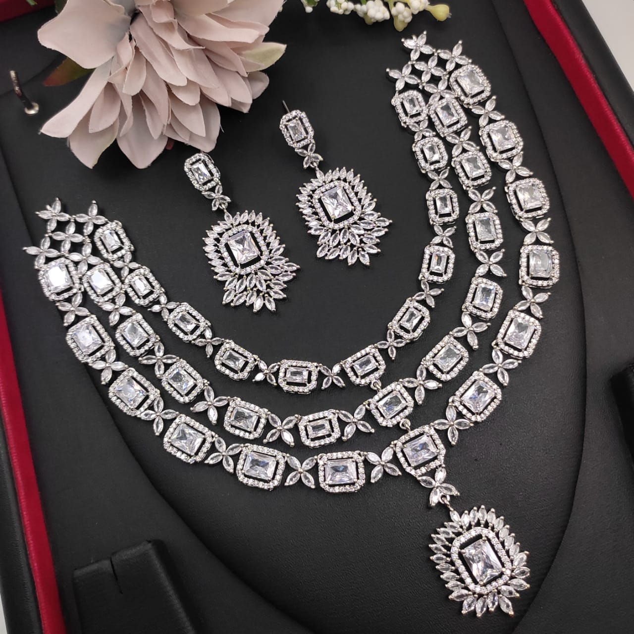 Veshakart Premium Handcrafted American Diamond Necklace Set