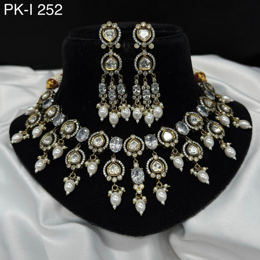 Veshakart Premium Handcrafted Kundan Necklace Set