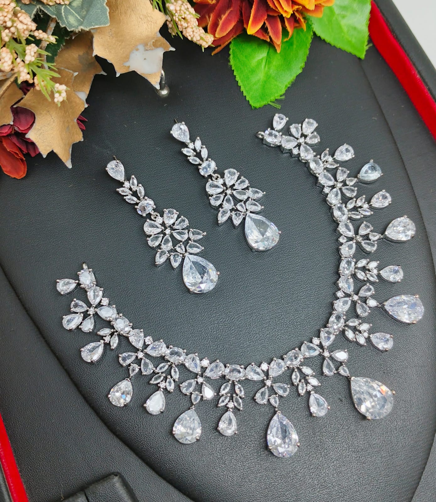 Veshakart Premium Handcrafted American Diamond Necklace Set