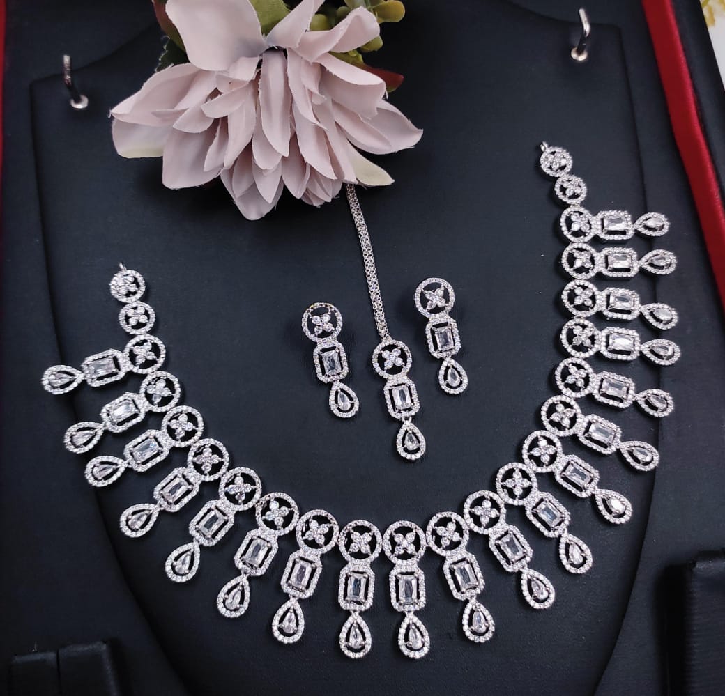 Veshakart Premium Handcrafted American Diamond Necklace Set