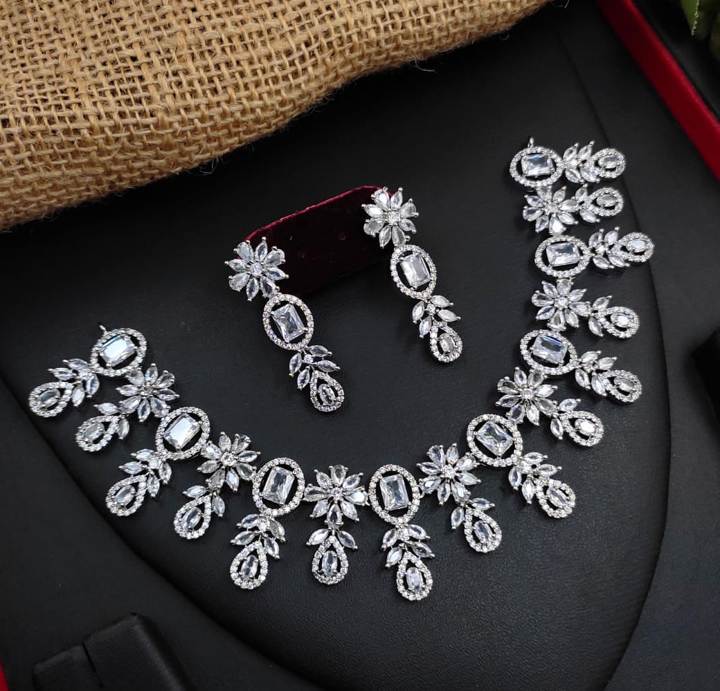 Veshakart Premium Handcrafted American Diamond Necklace Set