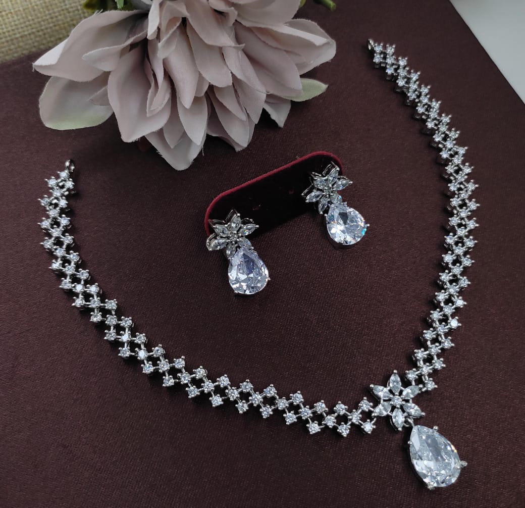 Veshakart Premium Handcrafted American Diamond Necklace Set