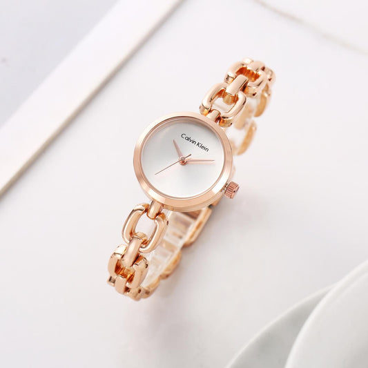 Luxurious Designer Women Watch - 𝐌𝐄𝐆𝐀 𝐒𝐀𝐋𝐄 ( 𝐋𝐈𝐌𝐈𝐓𝐄𝐃 𝐎𝐅𝐅𝐄𝐑)