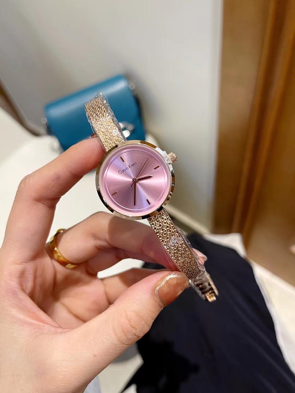 Luxurious Designer Women Watch -  𝐌𝐄𝐆𝐀 𝐒𝐀𝐋𝐄 ( 𝐋𝐈𝐌𝐈𝐓𝐄𝐃 𝐎𝐅𝐅𝐄𝐑)