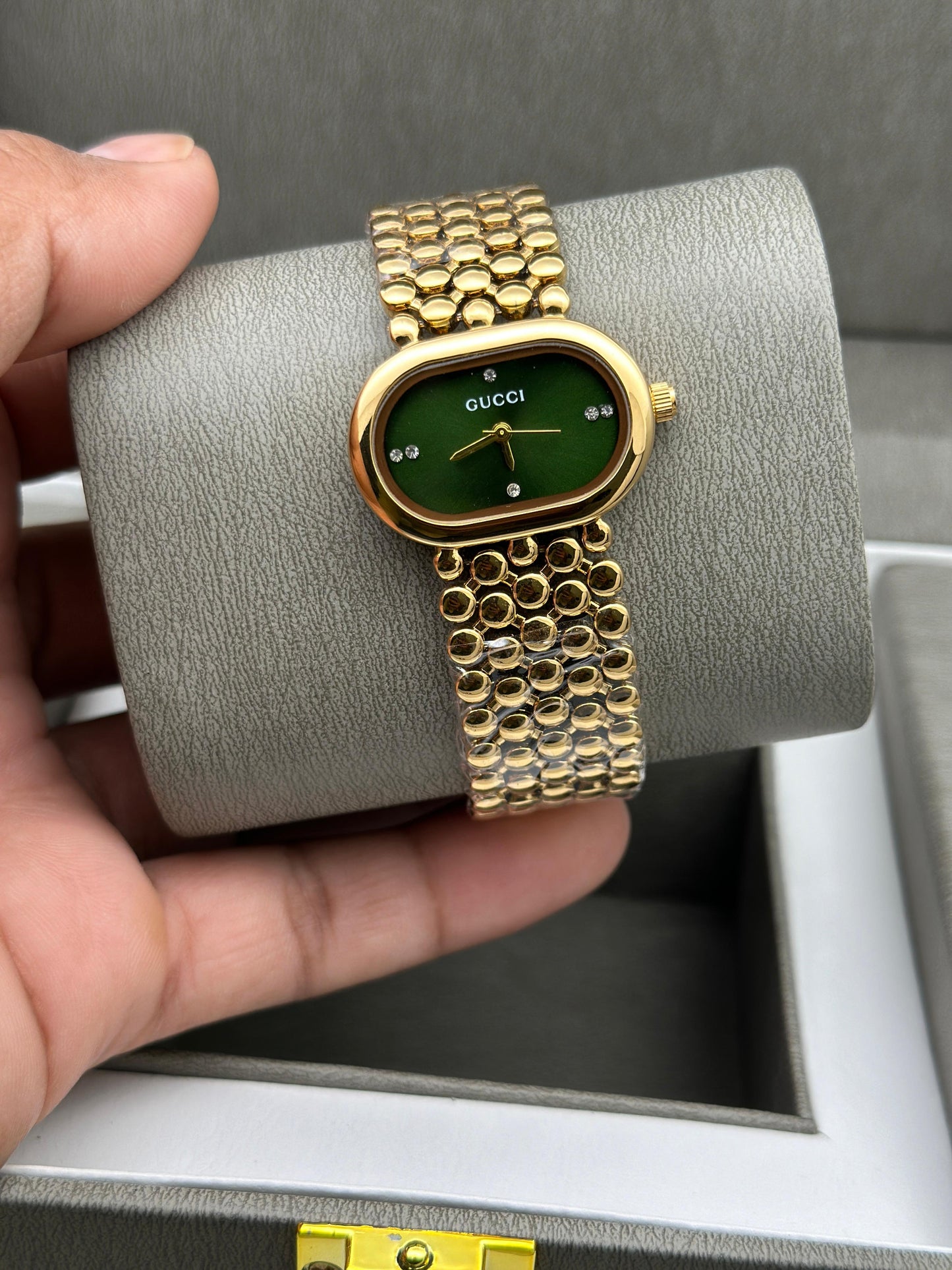 Luxurious Designer Women Watch -  𝐌𝐄𝐆𝐀 𝐒𝐀𝐋𝐄 ( 𝐋𝐈𝐌𝐈𝐓𝐄𝐃 𝐎𝐅𝐅𝐄𝐑)