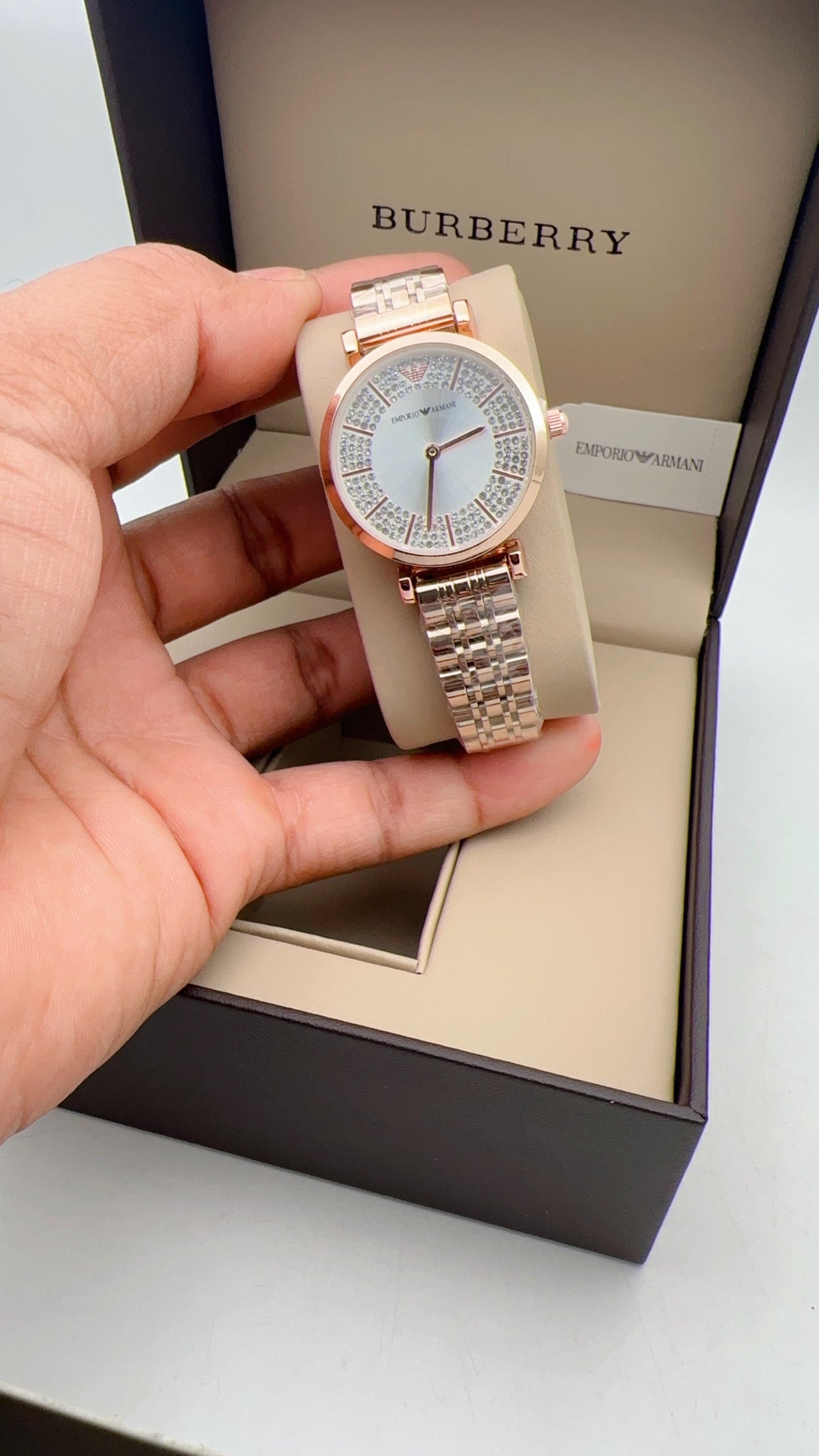 Luxurious Designer Women Watch - 𝐌𝐄𝐆𝐀 𝐒𝐀𝐋𝐄 ( 𝐋𝐈𝐌𝐈𝐓𝐄𝐃 𝐎𝐅𝐅𝐄𝐑)