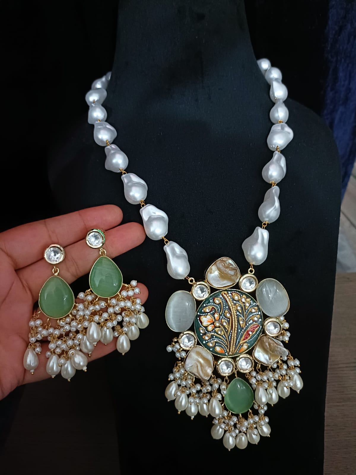 Veshakart Handcrafted Shell pearls mala with hand-painted Tanjore pendant and Monolisa stones