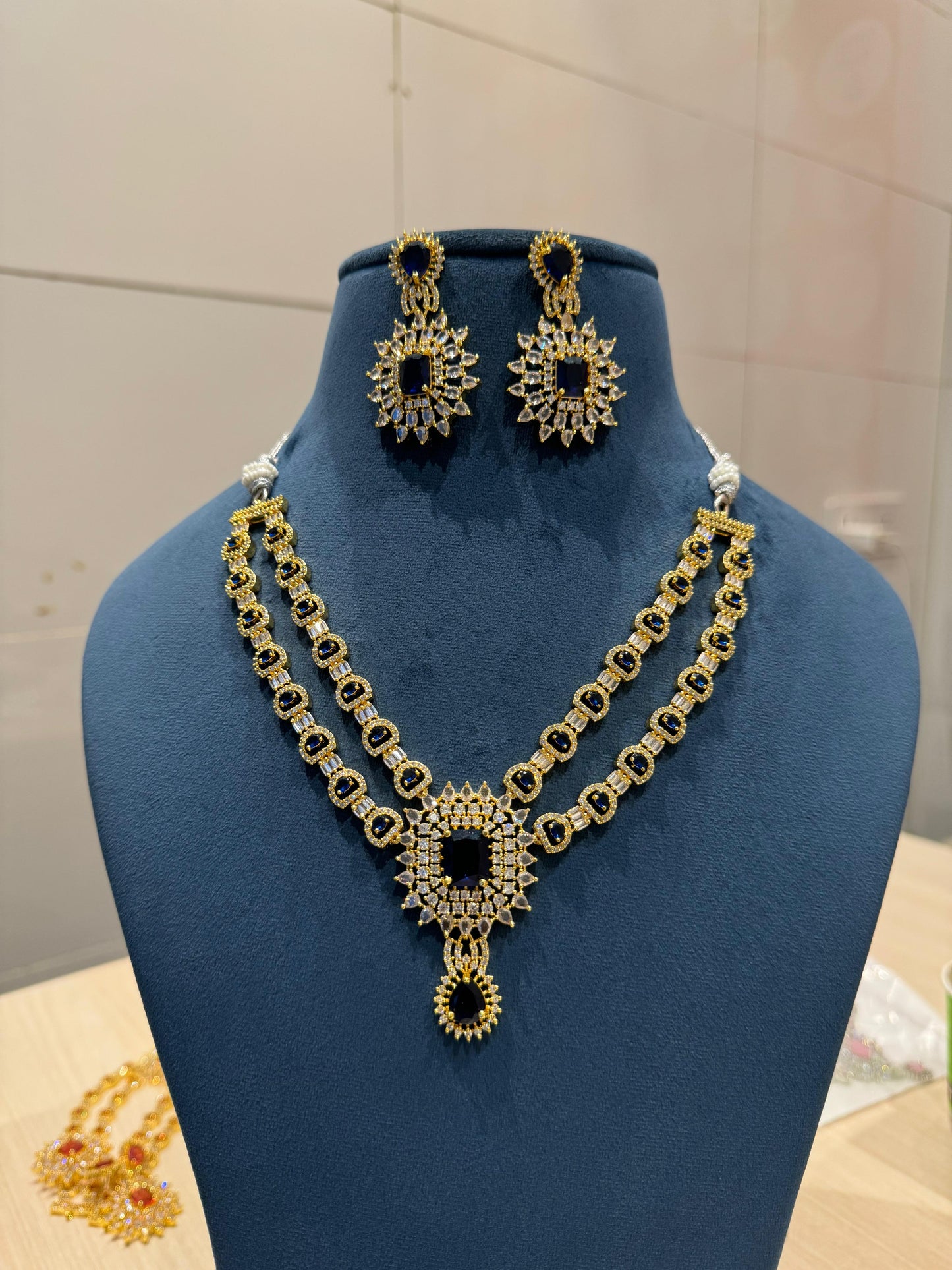 Veshakart Premium Handcrafted American Diamond Necklace Set