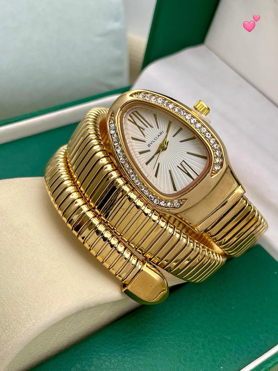 𝐑𝐞𝐬𝐭𝐨𝐜𝐤𝐞𝐝 𝐀𝐠𝐚𝐢𝐧 𝐁𝐞𝐜𝐚𝐮𝐬𝐞 𝐨𝐟 𝐇𝐢𝐠𝐡 𝐃𝐞𝐦𝐚𝐧𝐝-Luxurious Designer Women Watch -  𝐌𝐄𝐆𝐀 𝐒𝐀𝐋𝐄 ( 𝐋𝐈𝐌𝐈𝐓𝐄𝐃 𝐎𝐅𝐅𝐄𝐑) (New Collection)