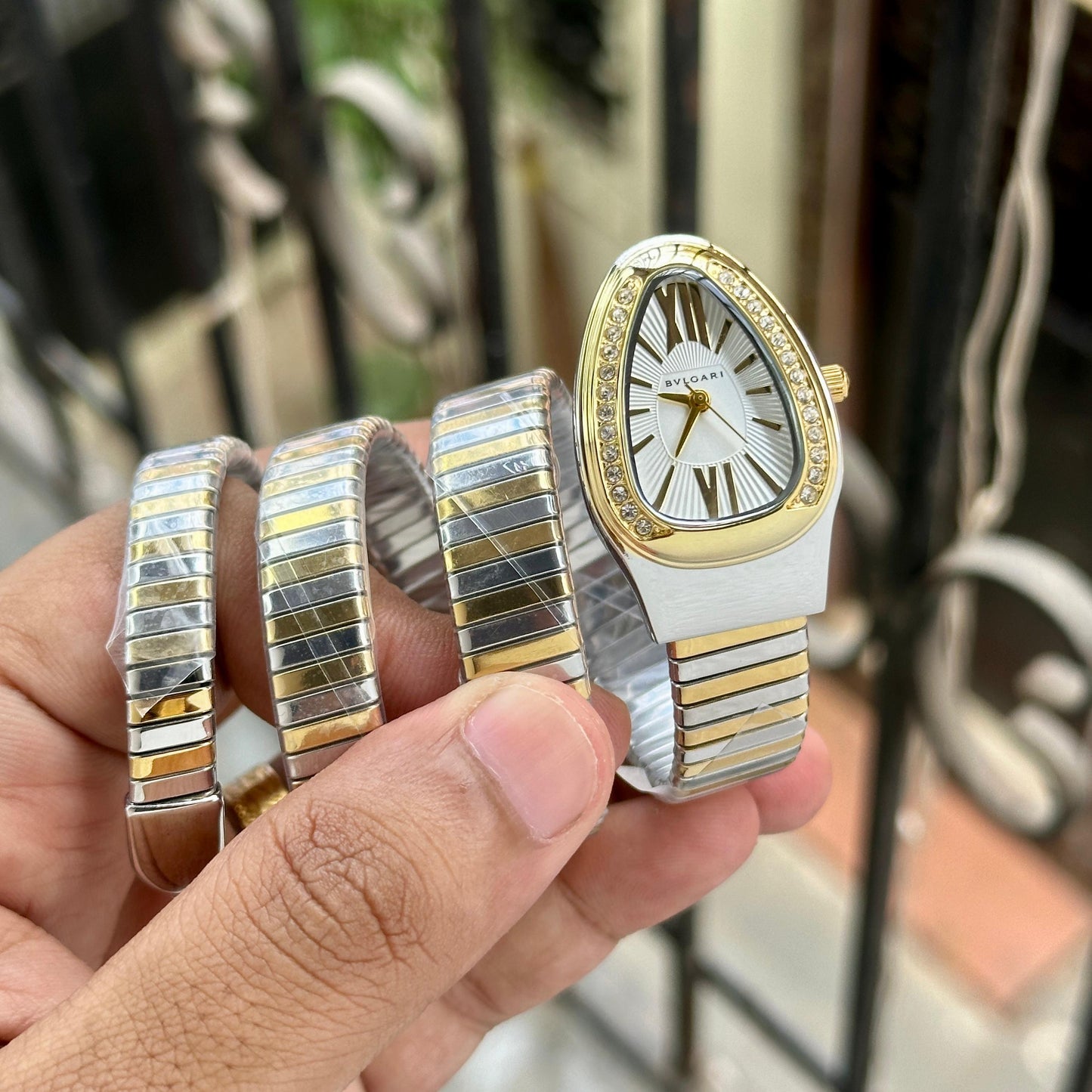 Luxurious Designer Women Watch - 𝐌𝐄𝐆𝐀 𝐒𝐀𝐋𝐄 ( 𝐋𝐈𝐌𝐈𝐓𝐄𝐃 𝐎𝐅𝐅𝐄𝐑) Premium Quality