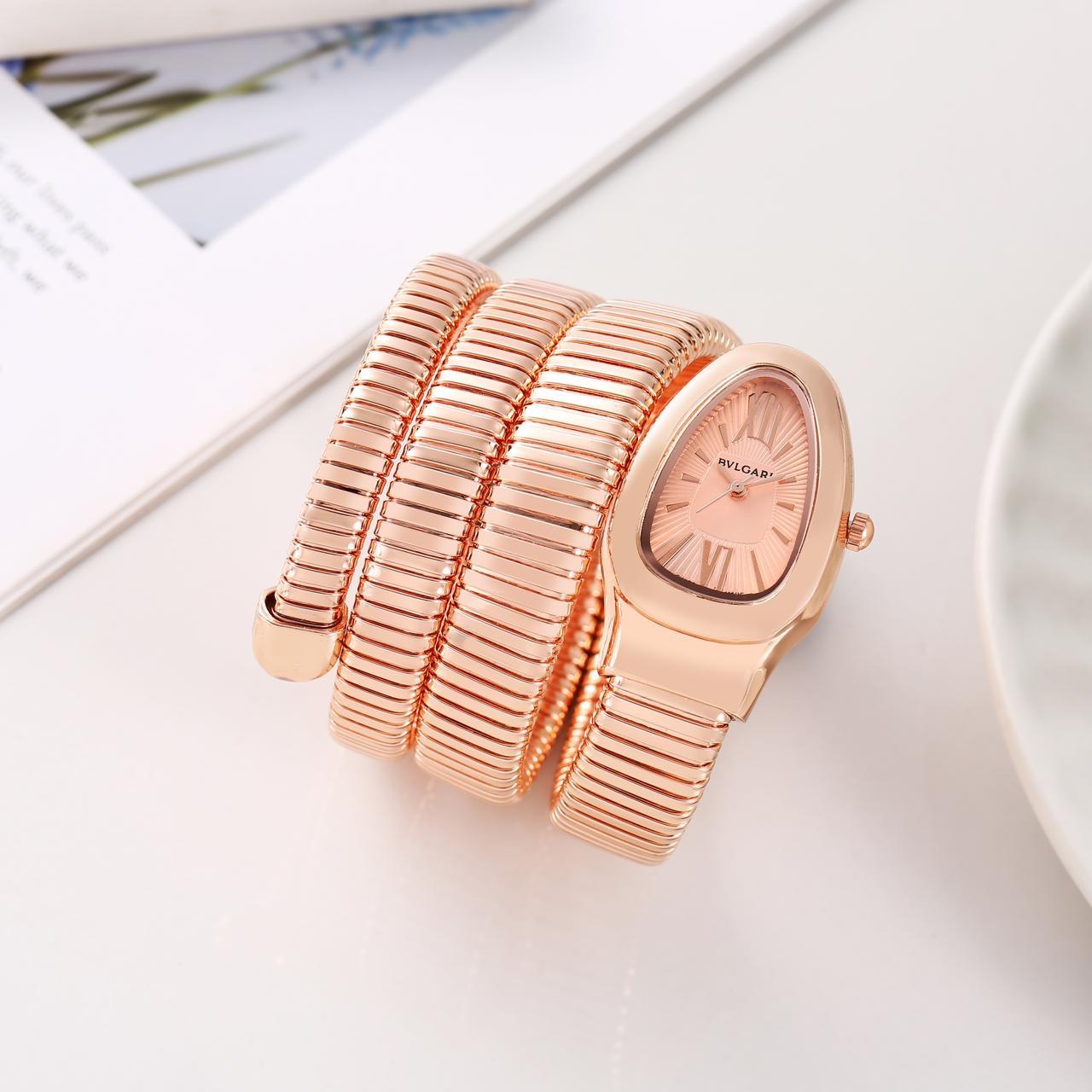 Luxurious Designer Women Watch - 𝐌𝐄𝐆𝐀 𝐒𝐀𝐋𝐄 ( 𝐋𝐈𝐌𝐈𝐓𝐄𝐃 𝐎𝐅𝐅𝐄𝐑)