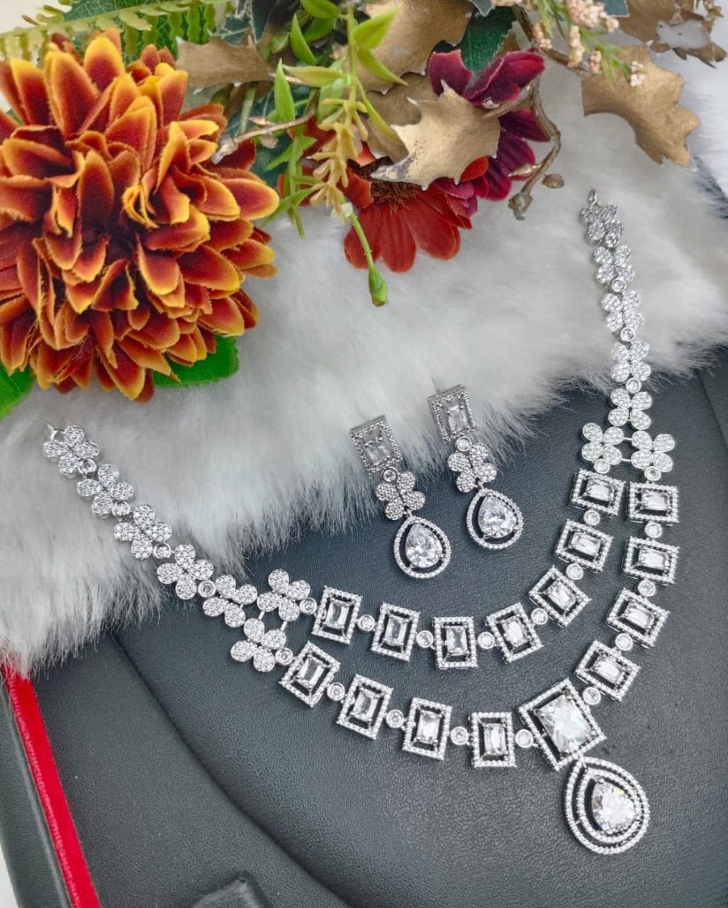 Veshakart Premium Handcrafted American Diamond Necklace Set