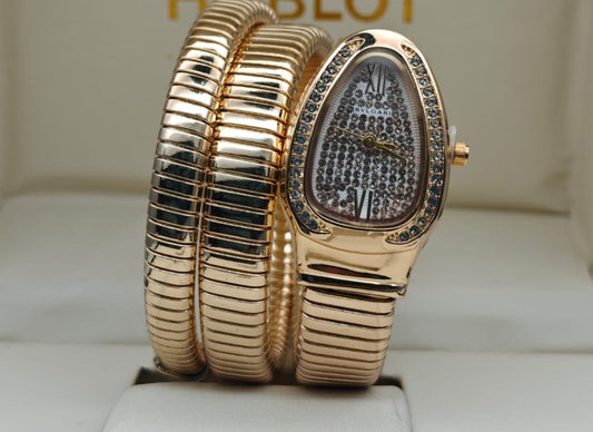 Luxurious Designer Women Watch - 𝐌𝐄𝐆𝐀 𝐒𝐀𝐋𝐄 ( 𝐋𝐈𝐌𝐈𝐓𝐄𝐃 𝐎𝐅𝐅𝐄𝐑)