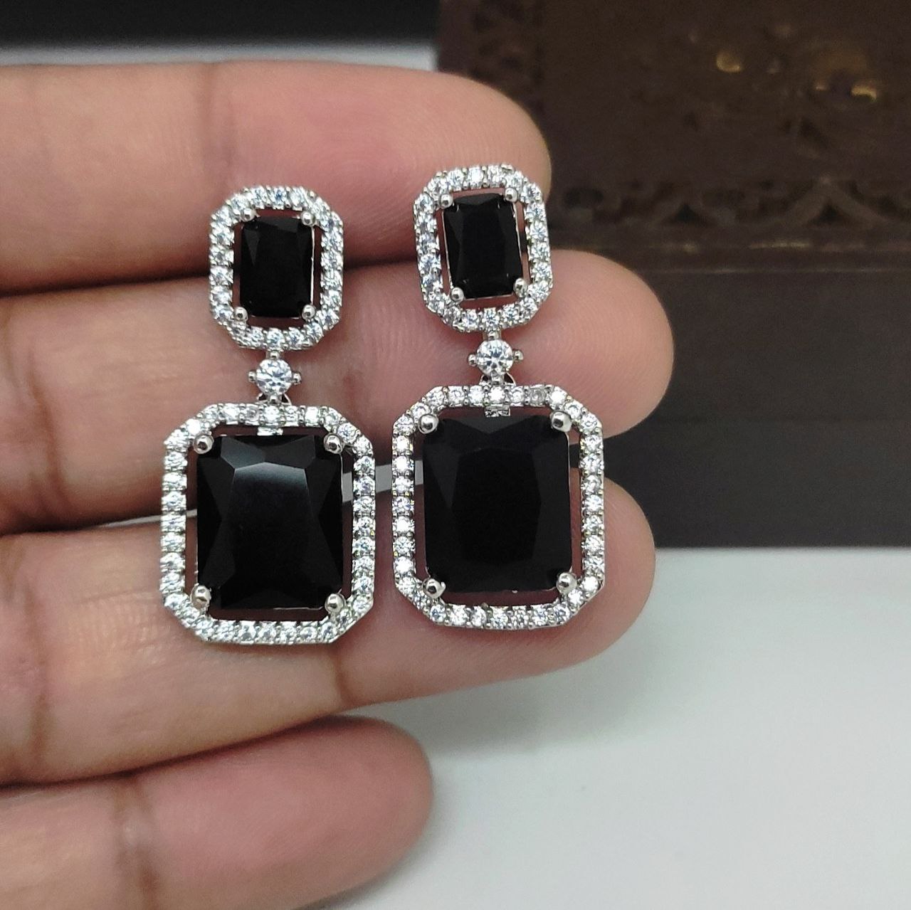 Veshakart Handcrafted Premium American Diamond Earrings