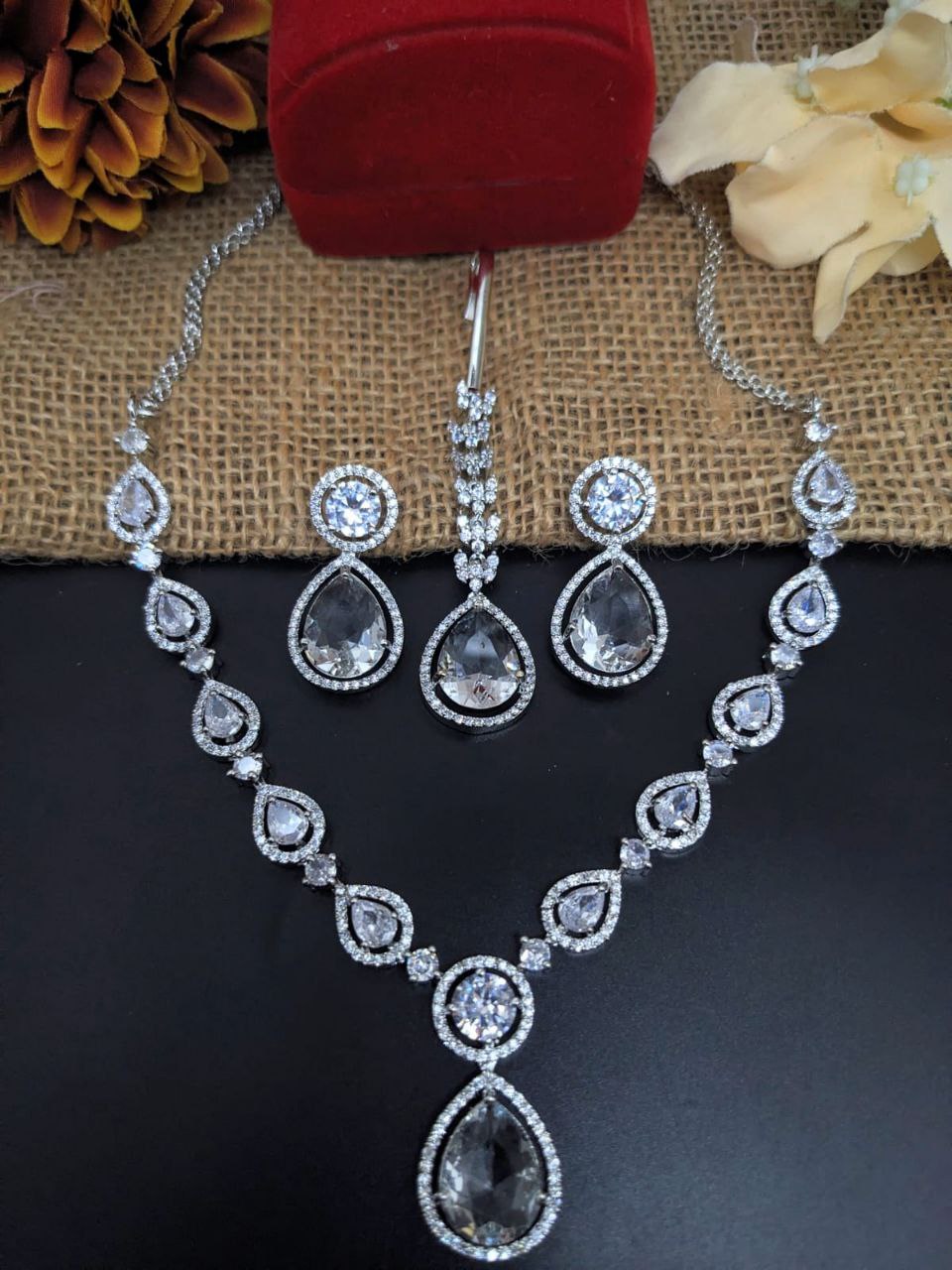 Veshakart Premium Handcrafted AD Necklace Set With Maang Tikka