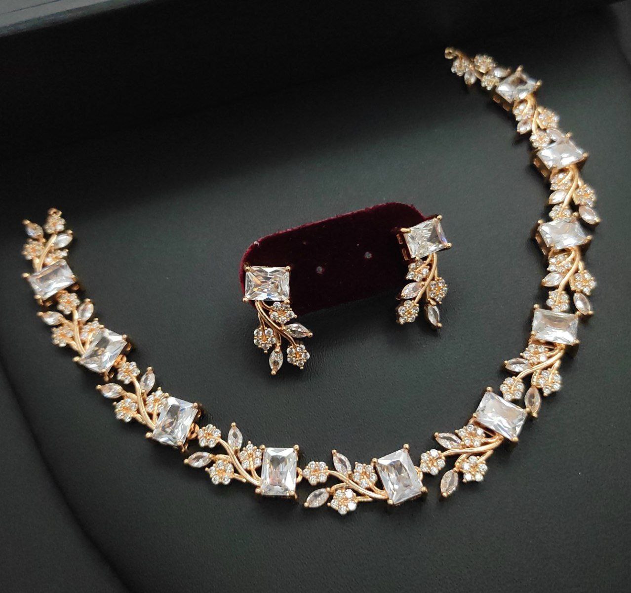 Veshakart Premium Handcrafted American Diamond Necklace Set